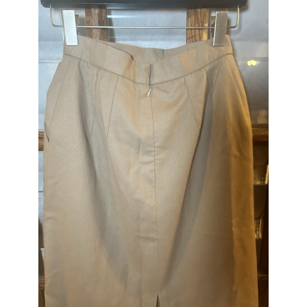 Burberry's Beige Tan Solid Lined Pleated Knee Length Skirt Size 6 Pure Wool - Picture 4 of 13